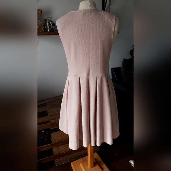 Plus size dress - Picture 2 of 3